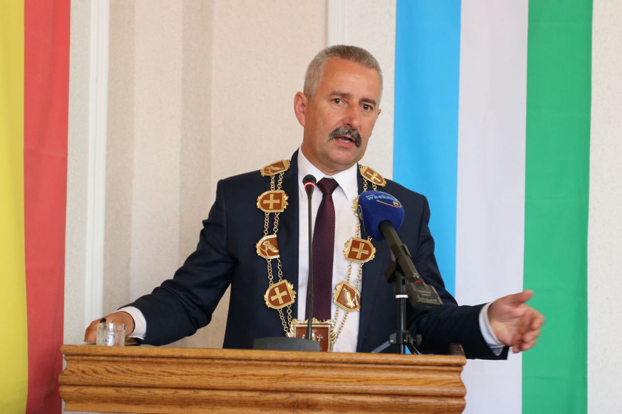 Burmistrz Tadeusz Kowalski zaprasza na świętowanie 3 Maja do Tucholi