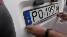 Koniec z obowiązkową wymianą tablic rejestracyjnych? &bdquo;Nie będzie kolejek, a pieniądze zostaną w portfelu obywatela&rdquo;