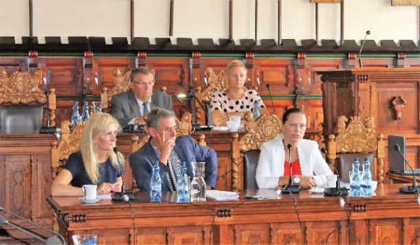 Sesja Rady Miejskiej Chojnic: spore zmiany w budżecie po długiej dyskusji