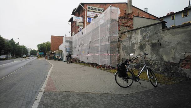 W centrum Chojnic ruszył remont fragmentu murów obronnych