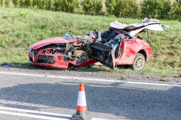 Wypadek na obwodnicy Chojnic. Kierowca alfy przetransportowany śmigłowcem do szpitala