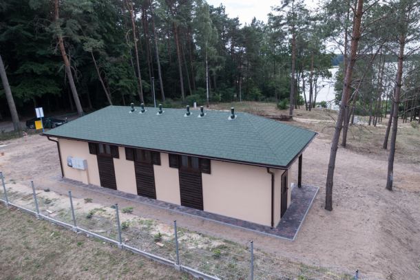 Pole namiotowe na tak zwanej "starej plaży" w Sępólnie Krajeńskim jest już czynne (FOTO)