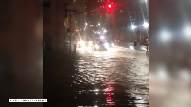 Ulice jak rzeki, tysiące ludzi bez prądu. Wielka ulewa w Toronto