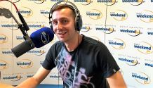 Pochodzi z Lubiewa, mieszka w Człuchowie. Mixuje w całej Polsce. Kacper Ochendal czyli DJ CASPROV w Weekend FM.