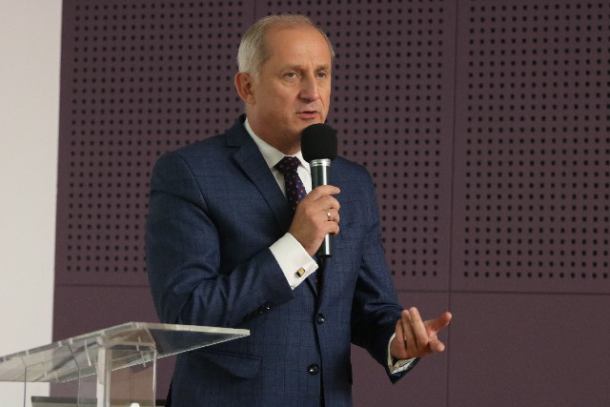 Poseł Sławomir Neumann o pośle Aleksandrze Mrówczyńskim: "Cymbał"