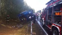 TIR i laweta w rowie. Utrudnienia w ruchu w powiecie człuchowskim 