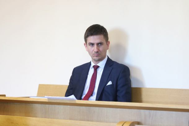 "Błąd, że zawierzyłem podpisom i pracownikom". Ruszył proces obecnego burmistrza Debrzna