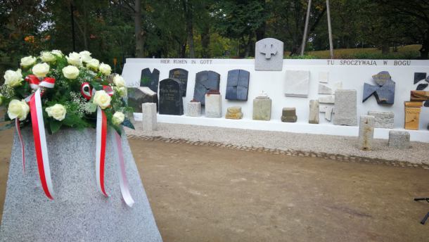 Na terenie dawnego cmentarza ewangelickiego w Bytowie powstało lapidarium (FOTO)