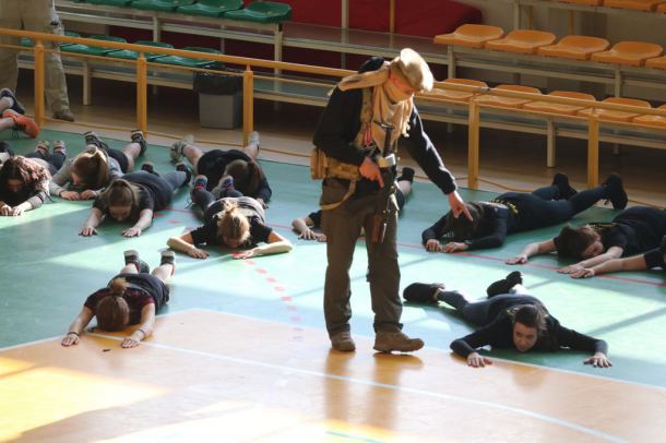 Atak terrorystyczny na szkołę w Człuchowie został dziś upozorowany w ramach ćwiczeń (FOTO)