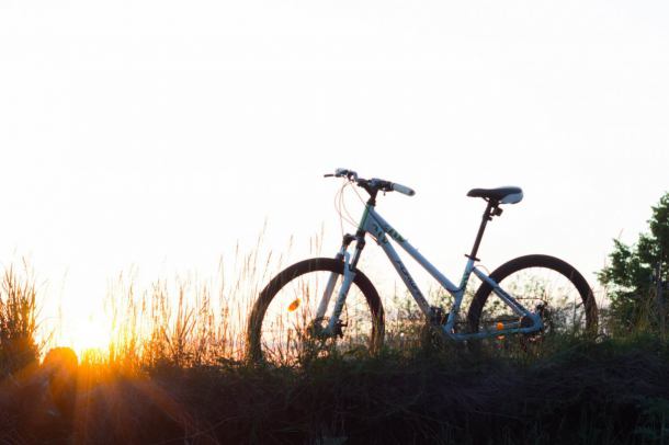 Zderzenie dwóch rowerzystek na ścieżce rowerowej w Chojnicach