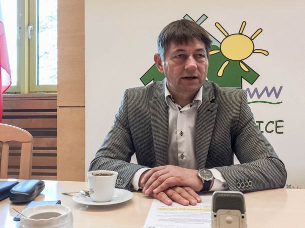 Zbigniew Szczepański wygrywa z konkurentem do fotela wójta gminy Chojnice
