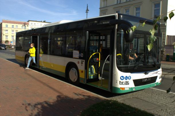Pierwszy z 5 nowych, dużych autobusów dla MZK dotarł do Chojnic