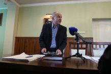 Adam Breska nie wygrał wyborów na burmistrza Czarnego, ale jego komitet ma większość w nowej Radzie Miejskiej w Czarnem