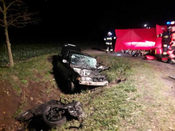 Śmiertelny wypadek na drodze krajowej nr 22. Czołowo zderzyły się dwa samochody
