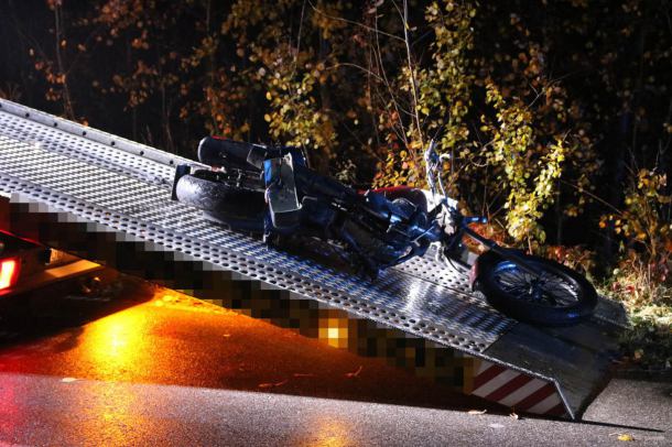 Nie żyje motocyklista, który rozbił się na drzewie przy ulicy Angowickiej w Chojnicach