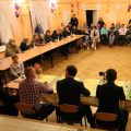 Na spotkaniu w Stołcznie pojawiło się kilkudziesięciu wyborców. Fot. Wojciech Piepiorka