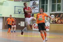 "Czerwone Diabły" podjęły walkę, ale lider był mocniejszy (FOTO)