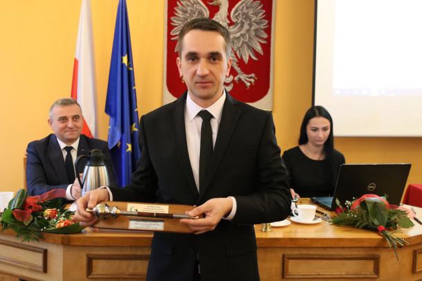 Bez niespodzianek na pierwszej w tej kadencji sesji Rady Gminy Rzeczenica. Ślubowanie złożył nowy wójt