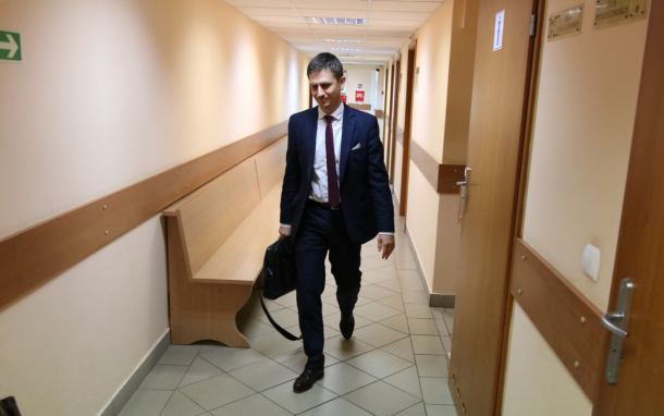 Burmistrz Debrzna Wojciech Kallas kolejny raz zasiadł dziś na ławie oskarżonych w Sądzie Rejonowym w Złotowie