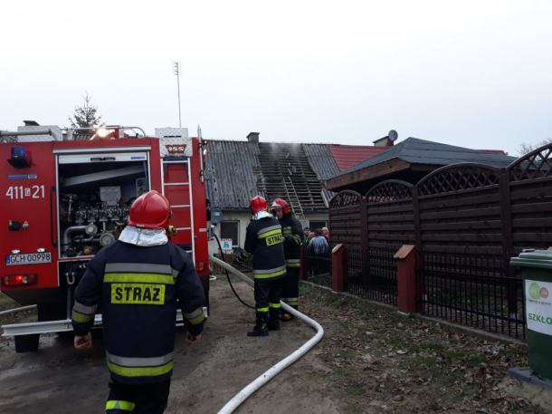Pożar budynku wielorodzinnego w Czartołomiu, w gminie Chojnice