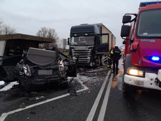 Wypadek na drodze krajowej nr 25 w Płociczu. Utrudnienia w ruchu