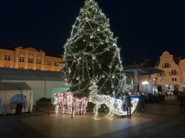 Chojnice: Jarmark Bożonarodzeniowy i akcja DKMS