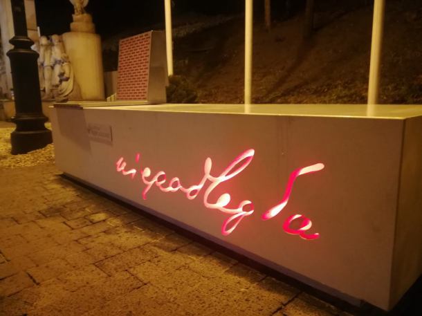 W Sępólnie Krajeńskim stanęła "ławeczka niepodległości"