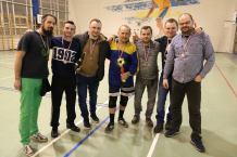 Grali co najmniej 30-latkowie, drużyny były losowane, a najsilniejsza okazała się ekipa Białych (FOTO)