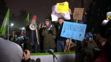 "Dzik jest dziki, PiS jest zły". Protest przed Sejmem przeciwko odstrzałowi dzików