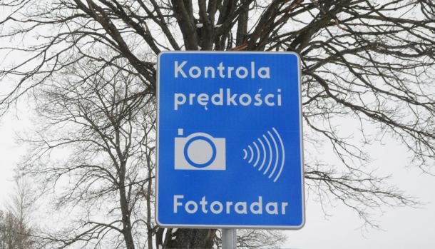 Znaki informujące o fotoradarach przy drodze wojewódzkiej nr 188