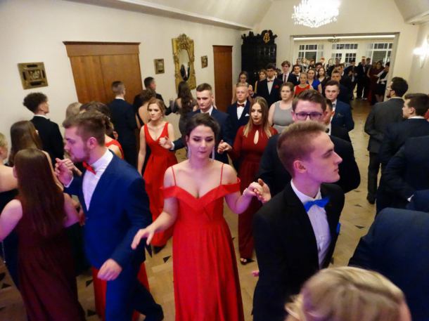 Bal studniówkowy Liceum Ogólnokształcącego w Sępólnie Krajeńskim (FOTOGALERIA)