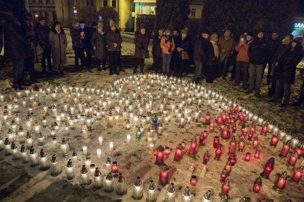 Protestowali przeciwko nienawiści w życiu publicznym i oddali hołd zamordowanemu prezydentowi Gdańska