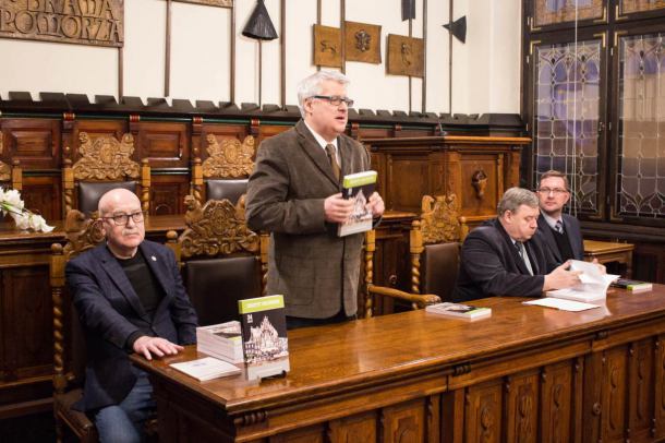 Artykuły, studia, materiały źródłowe. W Chojnicach ukazał się 34. nr "Zeszytów Chojnickich"