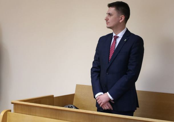 Wojciech Kallas winny popełnienia obu zarzucanych mu czynów, ale nie straci stanowiska