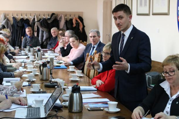 O połowę wzrosną stawki tzw. podatku śmieciowego w gminie Debrzno