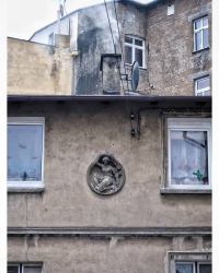 Chojnickie podw&oacute;rka, kamienice i klatki schodowe na fotografiach Joachima Dąbrowskiego