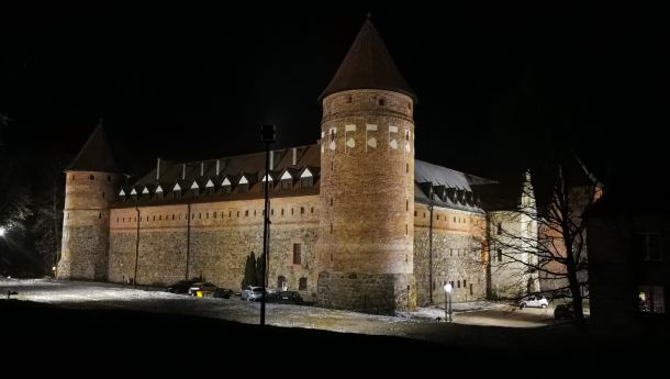 Bytowski zamek w nowym blasku lamp