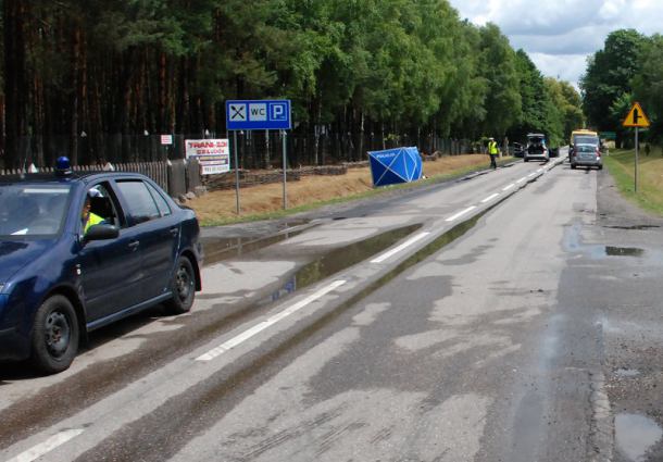 Śmiertelne potrącił dziadka i wnuczka w Sporyszu w gminie Rzeczenica. Zarzut dla mieszkańca Płońska