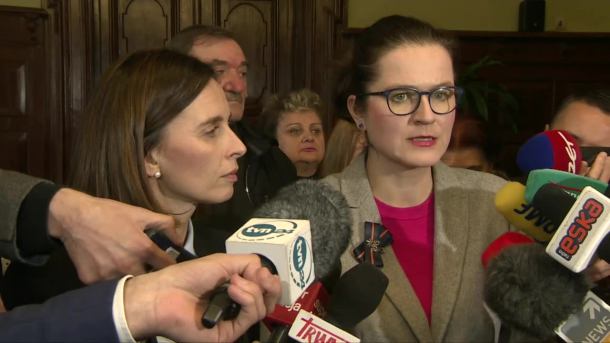 Rada Gdańska pozbawiła ks. H. Jankowskiego honorowego obywatelstwa i zdecydowała o rozbiórce jego pomnika