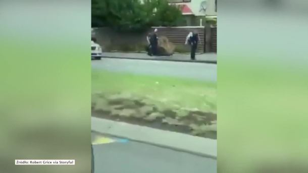 Moment aresztowania zamachowca w Christchurch uchwycony przez świadka