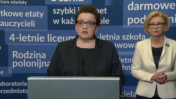Minister Zalewska apeluje do nauczycieli, by zamiast strajkować, razem z uczniami emocjonowali się wyłącznie egzaminami