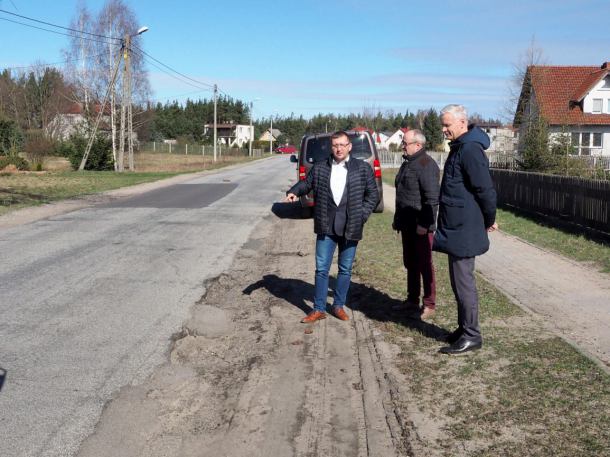 Są ustalenia w sprawie naprawy zniszczonej drogi wojewódzkiej nr 237 w granicach gminy Czersk