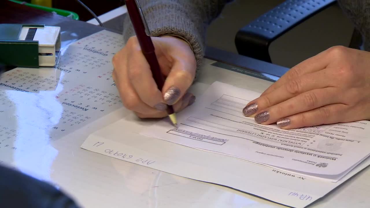 Elektroniczne dowody osobiste już niedługo w całej Polsce. W tym roku otrzyma je nawet 1,5 mln osób