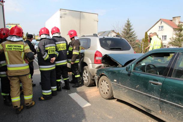 Wypadek w Pawłowie k/Chojnic. Wśród poszkodowanych jest 14-miesięczne dziecko (FOTO)