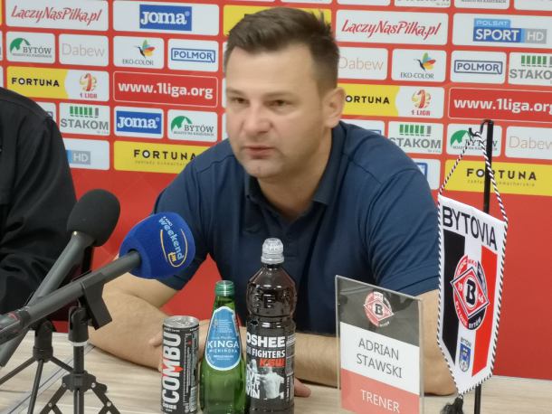 Trener Bytovii Adrian Stawski zdał egzamin trenerski UEFA Pro
