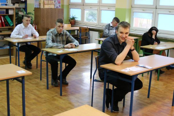 Dziś trzeci dzień strajku nauczycieli. Czy uczniowie przystąpili do egzaminów gimnazjalnych?