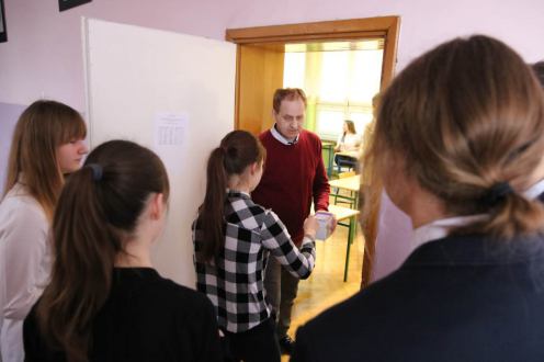 Dziś trzeci dzień strajku nauczycieli. Czy uczniowie przystąpili do egzamin&oacute;w gimnazjalnych?