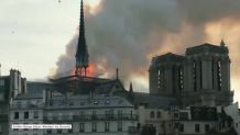Wali się wieża płonącej katedry Notre-Dame. Dramatyczne zdjęcia pożaru w Paryżu