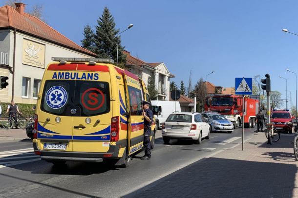 Potrącenie rowerzystki w centrum Chojnic. Poszkodowana trafiła do szpitala