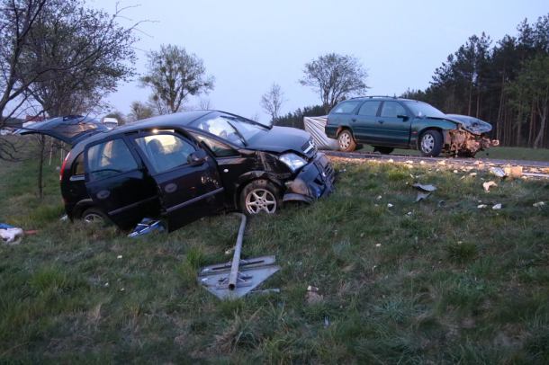 Wypadek w okolicach miejscowości Rychnowy na drodze krajowej nr 22. Jedna osoba poszkodowana (FOTO)